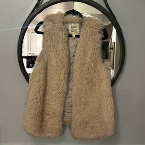 DYLAN LOS ANGELES FAUX FUR VEST